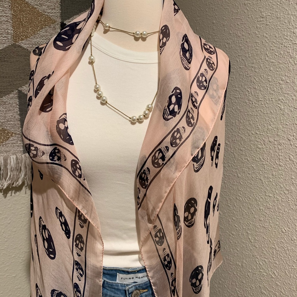 ClassicAlexander McQUEEN Skull Scarf in Shell Pink